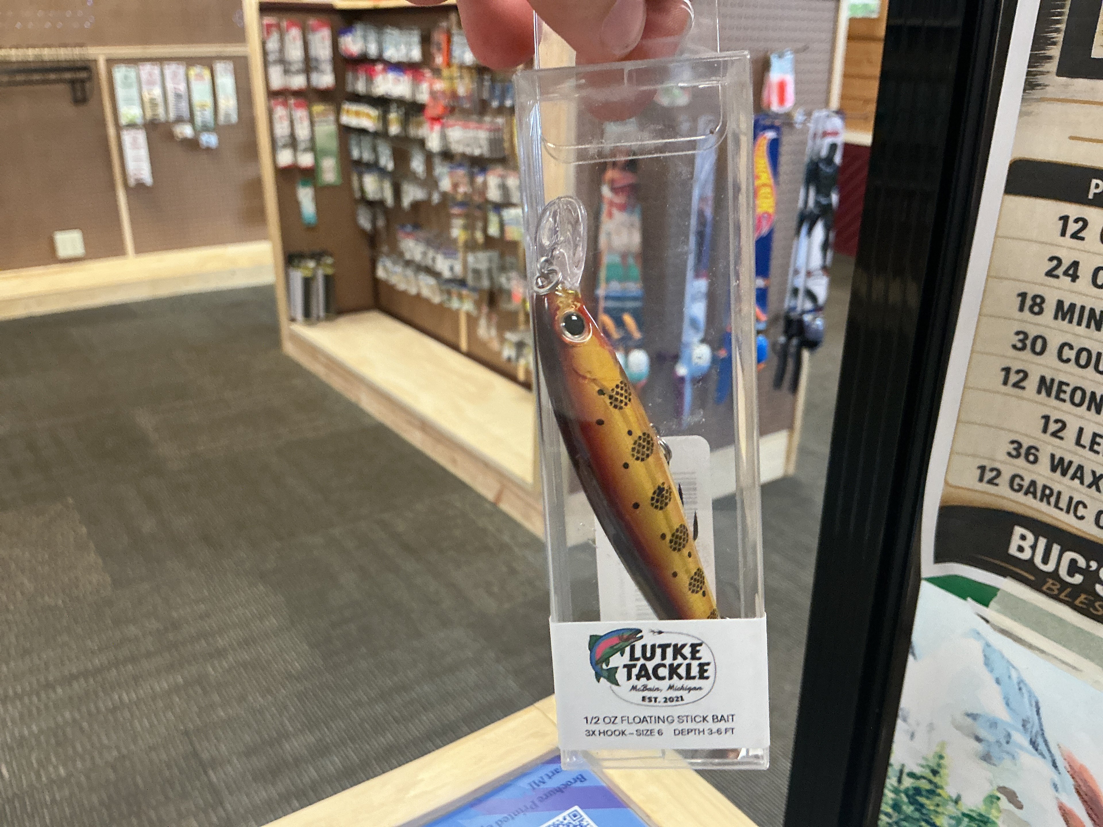1/2oz floating stick bait 3x sz6-lutke brown/blk dot